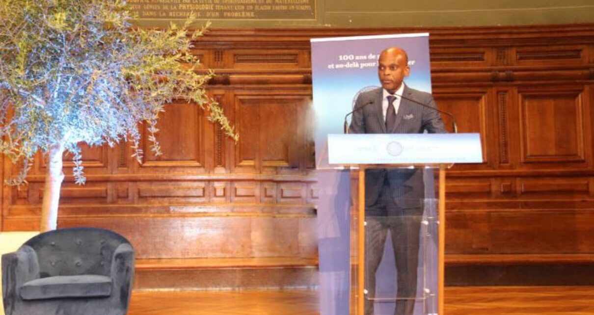 Le colloque de l’Académie des Sciences d’Outre-Mer du 26 mai 2023 sur le thème « Cent ans de passion et au-delà pour l’outre-mer » vise à « réinventer la relation entre l’Afrique et ses diasporas de la France d’Outre-Mer dans le contexte du renouveau du panafricanisme ».