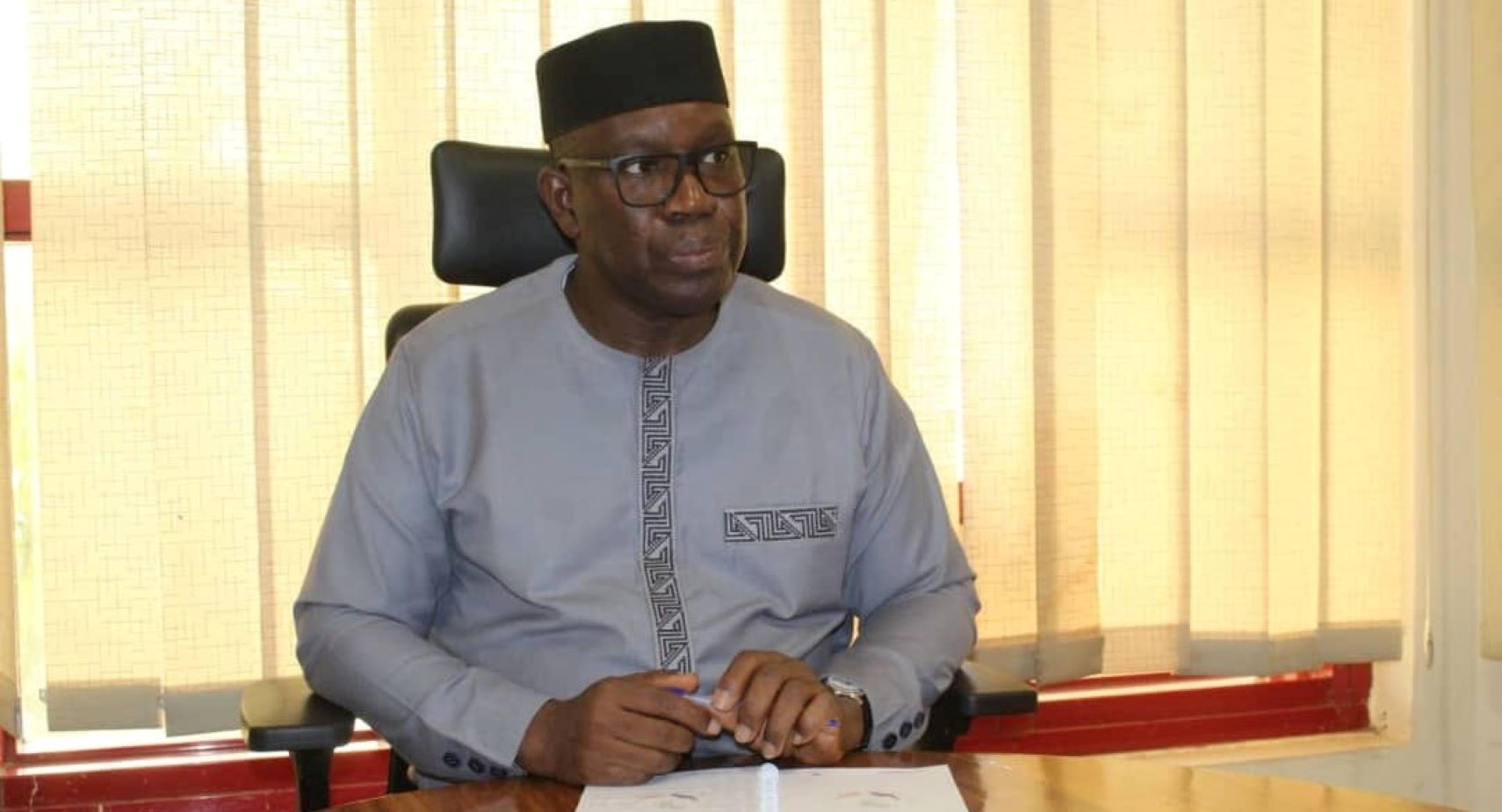 Les syndicats de l'enseignement supérieur et de la recherche scientifique, représentés par la Coordination des syndicats de l'enseignement supérieur et de la recherche scientifique (SNESUP et SECMA), sont en conflit ouvert avec le ministre de l'Enseignement Supérieur et de la Recherche Scientifique, le Pr. Amadou Keita.