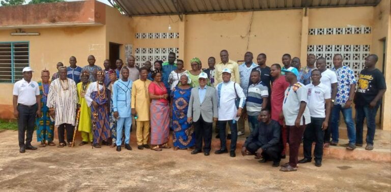 Au cours de la réunion, outre le travail de sensibilisation déjà effectué par les autorités locales, l'importance fondamentale de ce recensement électoral a été soulignée, ainsi que la nécessité de recenser toutes les personnes âgées de 18 ans et plus, afin qu'elles puissent exercer leur droit de vote.