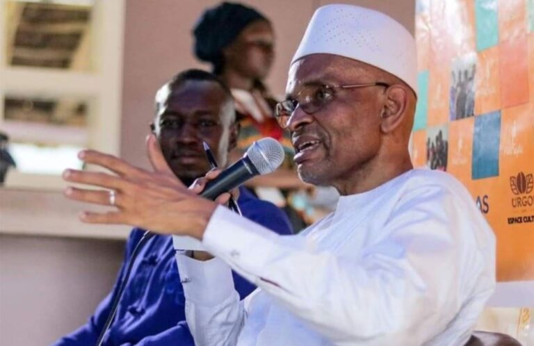 « La diaspora est une chance pour nous. Le Mali a la chance d’avoir une diaspora éduquée, entreprenante, qui peut apporter ses atouts au service du développement du Mali. Les Maliens, heureusement, restent attachés à leur pays », s’est réjoui le patron des patrons maliens. Mais, le challenge que le Mali doit relever est de « faire en sorte que la manne financière de la diaspora soit investie dans l’entrepreneuriat ». « Mon idée est d’avoir une banque de la diaspora, où quelques pourcentages sur les fonds transférés serviront à financer les jeunes dans les projets productifs », a souhaité le Fondateur et PDG du Groupe Azalaï Hotels.