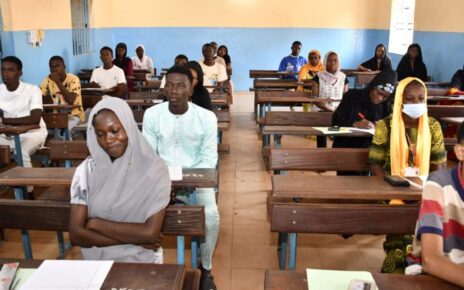 Comme prévu par le gouvernement, les épreuves du baccalauréat malien pour la session de juin 2023 ont débuté dans l'ensemble du pays. Ce matin, sous de bons auspices, un total de 212 862 candidats s'est rendu dans 480 centres d'examen répartis sur le territoire national, occupant 7 646 salles.