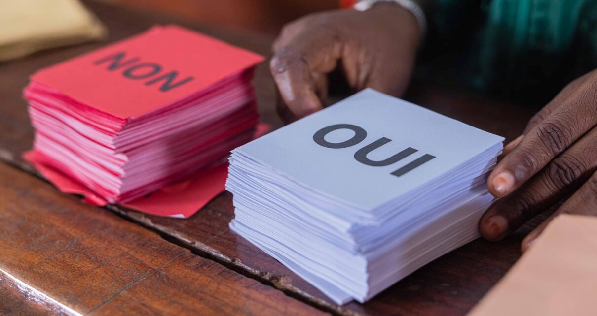 En considérant l'ensemble du pays, le nombre total d'électeurs inscrits pour ce référendaire s'établit à 8 463 048. Parmi eux, 3 334 531 ont voté, avec 27 129 bulletins nuls. Le nombre total de voix exprimées a été de 3 307 402, ce qui représente un taux de participation global de 39,40%. Le "oui" a obtenu un soutien massif de 3 208 230 voix, soit 97% des suffrages exprimés, tandis que le "non" a recueilli 99 181 voix, équivalent à 3%.