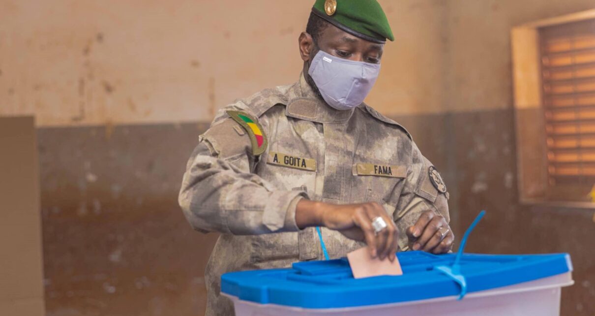 « Je suis convaincu, a précisé Colonel Assimi GOÏTA, que ce référendum ouvre la voie à un Mali nouveau, fort, efficace et émergent, mais surtout un Mali au service du bien-être des populations ».