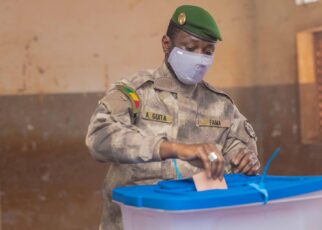 « Je suis convaincu, a précisé Colonel Assimi GOÏTA, que ce référendum ouvre la voie à un Mali nouveau, fort, efficace et émergent, mais surtout un Mali au service du bien-être des populations ».