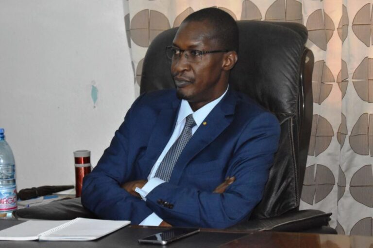 Dans un premier temps, le CODEM a dressé plusieurs constats quant à la situation politique du Mali. Le parti regrette la tenue du récent référendum les 11 et 18 juin derniers, qu'il considère « illégal et illégitime ». Le CODEM déplore également les conditions déplorables dans lesquelles ce référendum s'est déroulé, ne respectant pas les lois en vigueur et ne bénéficiant pas d'un consensus national. Selon le parti, ce référendum est le résultat d'un processus visant à accaparer le pouvoir politique par une coalition militaro-civile issue de la prétendue rectification de la transition. Cette coalition serait déterminée à réduire au silence toute voix dissidente, utilisant tous les moyens nécessaires pour y parvenir.