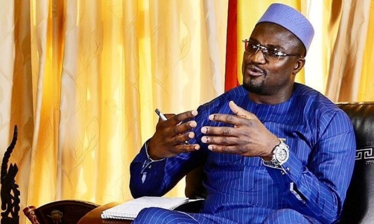 La démission de M. Traoré soulève des questions sur l'avenir des initiatives qu'il a lancées dans les secteurs des mines, de l'énergie et de l'eau. Le gouvernement devra maintenant prendre des mesures pour maintenir la continuité et la progression des projets entrepris dans ces domaines stratégiques pour le développement du Mali.