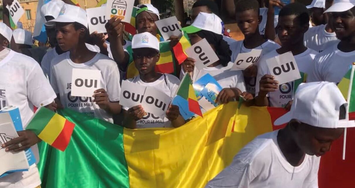 Le Mali se prépare à un moment historique via le référendum crucial le 18 juin prochain. Les réformes proposées, qui ont suscité un vif débat dans tout le pays, ont néanmoins rencontré un soutien massif de la population malienne, ce qui laisse entrevoir un boulevard du « Oui » lors du vote.