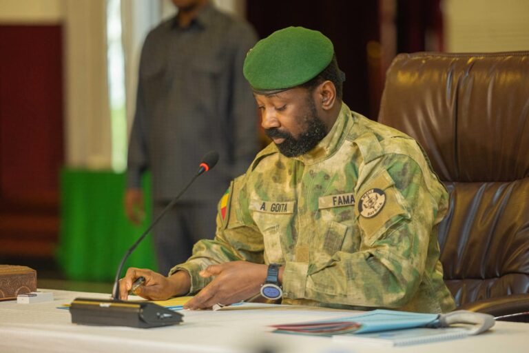 Après examen des points inscrits à l’ordre du jour, le Conseil a adopté des projets de texte, procédé à des nominations et entendu des communications.