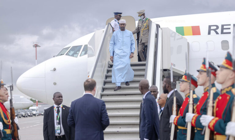 La participation du Président Assimi Goita à ce sommet illustre l’engagement du Mali pour favoriser la paix, la sécurité et le développement, en consolidant les liens avec la Russie et les autres nations africaines.