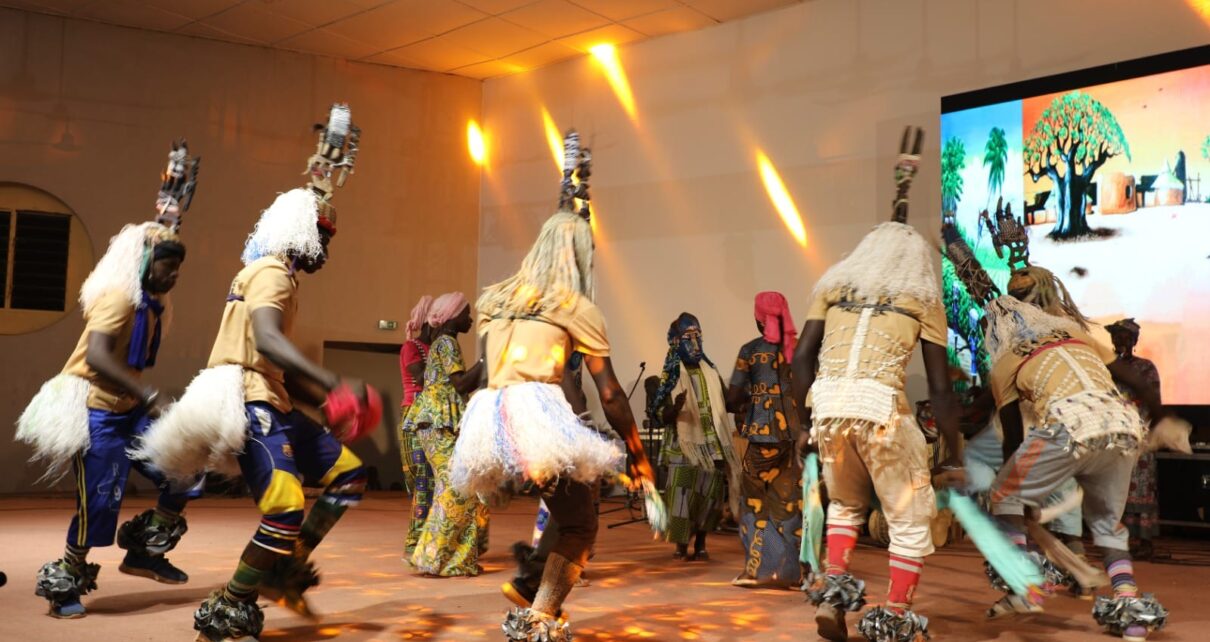 L’édition exceptionnelle de la Biennale Artistique et Culturelle de Mopti 2023 a été marquée par l'expression des talents artistiques et la participation enthousiaste de la jeunesse malienne, répondant ainsi à l'appel du Président de la Transition, le Colonel Assimi GOÏTA, pour un sursaut patriotique.