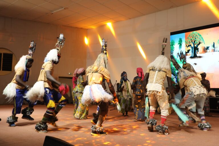 L’édition exceptionnelle de la Biennale Artistique et Culturelle de Mopti 2023 a été marquée par l'expression des talents artistiques et la participation enthousiaste de la jeunesse malienne, répondant ainsi à l'appel du Président de la Transition, le Colonel Assimi GOÏTA, pour un sursaut patriotique.