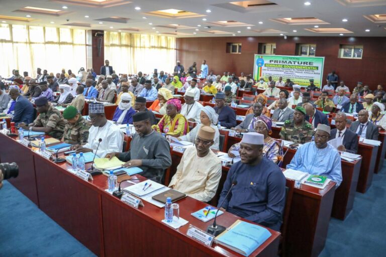 Au centre des préoccupations, les règles de procédures et principes du travail gouvernemental, l’organisation et le fonctionnement du secrétariat général de département et du cabinet ministériel, l’action gouvernementale et Programme d’action du gouvernement.