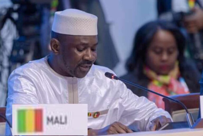 Le chef de l’État n’a pas manqué d’indiquer la spécificité du partenariat Russo-malien, en ce qui concerne surtout l’attachement des deux pays à des principes et expériences historiques de justice. « Profondément enracinés dans nos traditions sociales communes à de nombreux pays africains, les Maliens sont fiers de cette appartenance au continent africain, riche de sa diversité et baigné de traditions séculaires d’égalité, d’équité, du respect de chaque société et des droits humains fondamentaux », a-t-il affirmé.