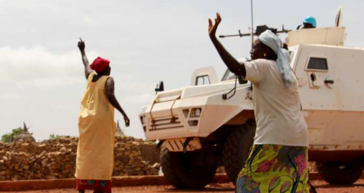 Depuis l'annonce de la fin de la mission de la MINUSMA au Mali, la ville de Bamako est prise d'assaut par les discussions dans les familles, les lieux de travail, les rencontres informelles et même lors des marches. Nous avons approché les citoyens ordinaires pour recueillir leurs opinions.