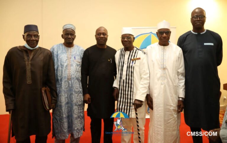 Par la suite, le Directeur Général Adjoint, Alassane TRAORE de la CMSS, a souligné qu’il reste encore 20 000 pensionnés non recensées et que la CMSS se verrait dans l’obligation de procéder à la suspension de ses pensions dès la fin de ce mois.