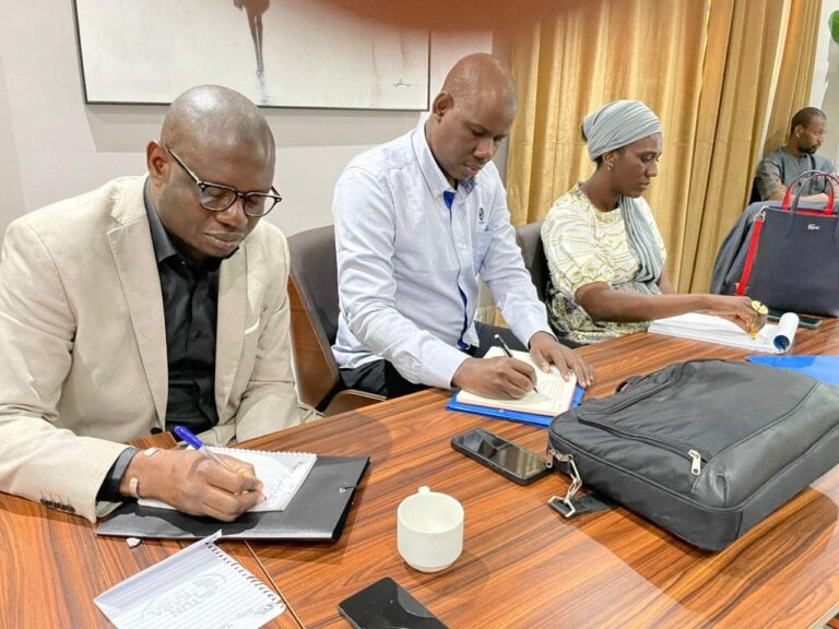 À l'issue de cette formation, les participants seront parfaitement outillés pour sélectionner judicieusement les documents adaptés à chaque demande, grâce à leur aptitude nouvellement acquise à discerner aisément les notions clés dans des documents administratifs.