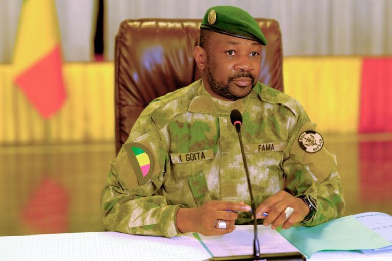 Les projets de texte adoptés créent sous forme de service rattaché, le Projet de Développement Durable des Exploitations Pastorales au Sahel Mali, avec pour mission de contribuer à l’amélioration des conditions de vie des pasteurs et des agropasteurs par une optimisation des conditions d’alimentation, d’abreuvement du cheptel et un contrôle accru des maladies transfrontalières du bétail.