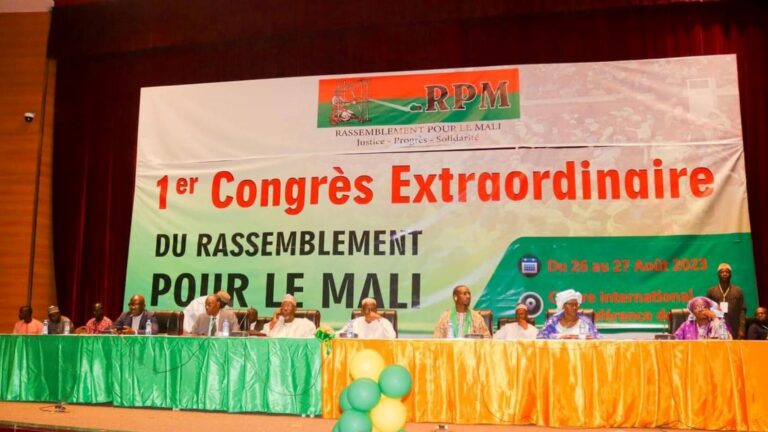 Le Rassemblement Pour le Mali (RPM), parti politique dirigé par Dr Bokary Treta, s’apprête à organiser son tout premier Congrès Extraordinaire, ce samedi 26 et dimanche 27 août 2023 au CICB. Cette annonce qui a suscité des réactions diverses au sein du parti, reflète les enjeux et les perspectives, et marque un tournant crucial pour l’avenir du parti