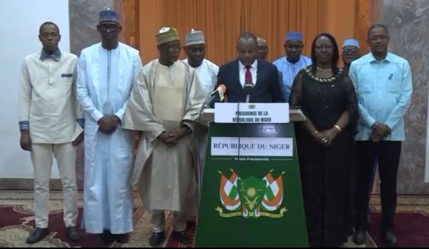 Communiqué de presse conjoint suite à la visite officielle au Niger de son excellence madame Ragnaghnewende Olivia Rouamba, ministre des affaires étrangères, de la coopération régionale et des Burkinabè de l'extérieur du Burkina Faso et de son excellence monsieur Abdoulaye Diop, ministre des affaires étrangères, et de la coopération internationale de la république du Mali, NIAMEY, le 24 Août 2023