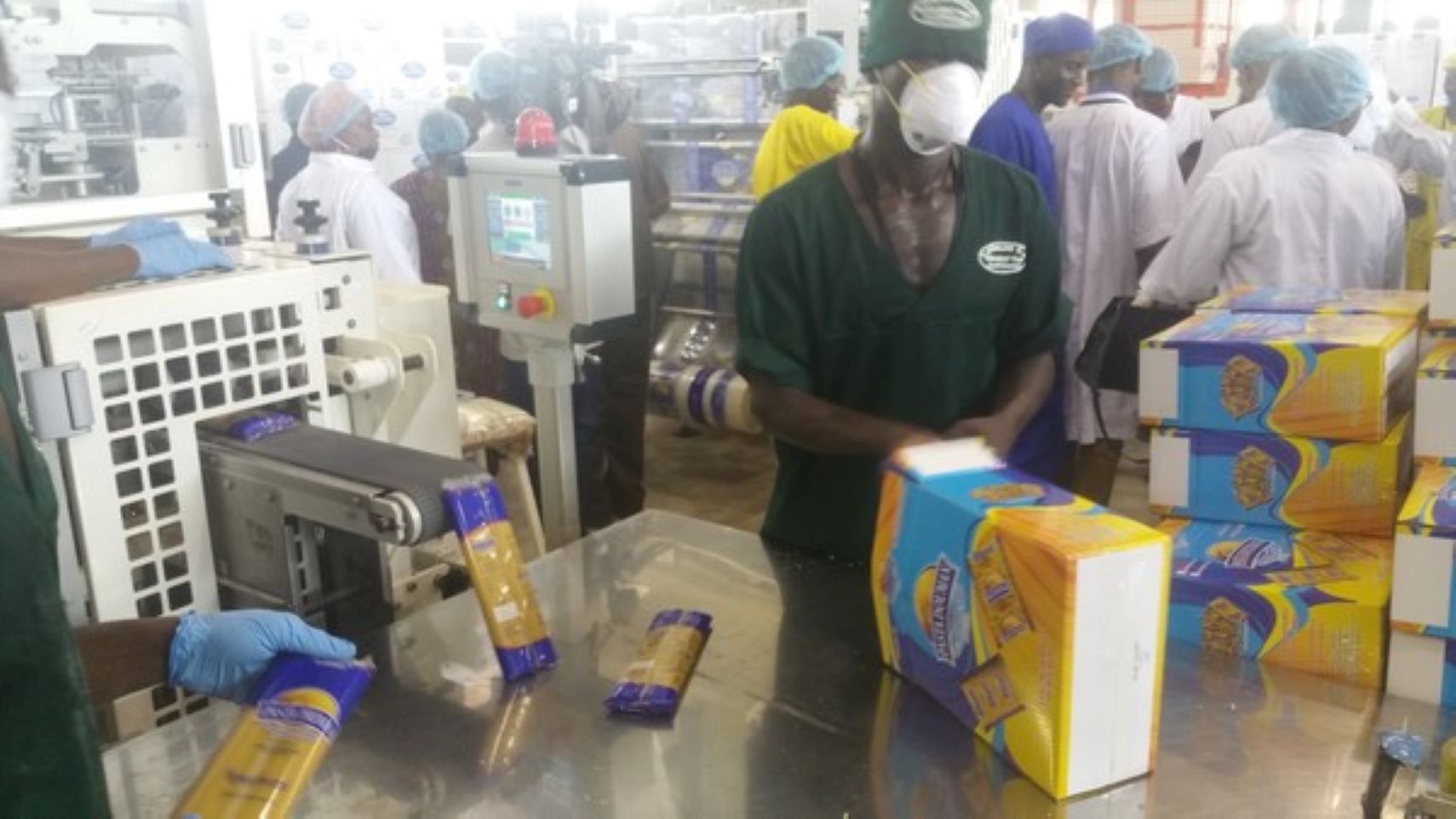 Conscient de l'importance de ces industries pour l'économie nationale et dans le but de préserver des milliers d'emplois ainsi que de favoriser la production locale, le Gouvernement a pris une décision capitale pour sauvegarder l'industrie alimentaire nationale