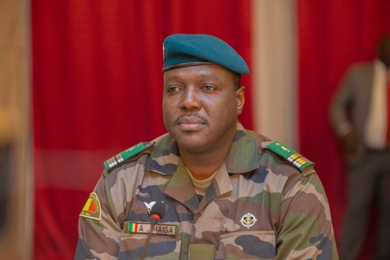 Le colonel Maiga a tout d'abord exprimé la gratitude de Son Excellence le Colonel Assimi GOÏTA, Président de la Transition et Chef de l'État du Mali, pour l'invitation à participer à cet important sommet. Il a également salué chaleureusement le président en exercice du G77+Chine, Monsieur Miguel Diaz-Canel, pour son leadership remarquable dans la présidence du groupe