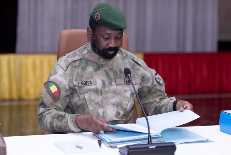 Le Conseil des Ministres s’est réuni en session ordinaire, le mercredi 20 septembre 2023, dans sa salle de délibérations au Palais de Koulouba, sous la présidence du Colonel Assimi GOITA, Président de la Transition, Chef de l’Etat.