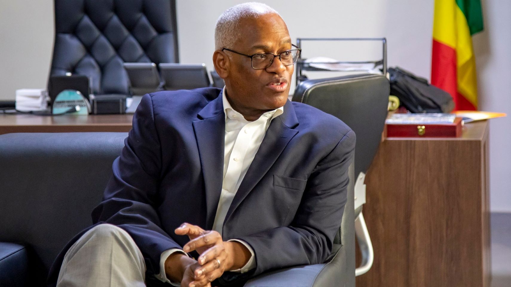 Le chef de la Minusma, EL Ghassim Wane a prévenu que la clôture de la Mission en six mois tel souhaitée par les autorités de la transition, après dix ans de présence, était une entreprise ‘’complexe et ambitieuse’’. Pour sa part, Issa Konfourou, représentant du Mali rétorque : « Le Gouvernement du Mali n'envisage pas de prolongation du départ de la Mission au-delà de la date ».