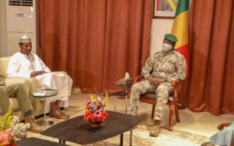 Lors de cette rencontre avec le Président de la Transition, les échanges ont également porté sur les questions d’ordre économique, notamment dans le cadre de l’Alliance des États du Sahel (AES), constituée du Mali, du Niger et du Burkina. Un cadre de coopération pour la sécurité collective qui a vu le jour, le 16 septembre dernier, à Bamako, à travers la signature de la Charte du Liptako-Gourma.