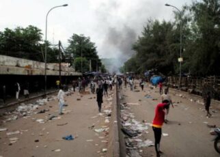 Ces deux manifestations programmées le même jour sur le Boulevard de l'indépendance soulignent les tensions et les clivages au sein de la société malienne, laissant présager un 13 octobre de tous les dangers à Bamako. La coexistence pacifique de ces deux événements reste à déterminer, et l'issue pourrait avoir des conséquences significatives sur le futur politique du pays.