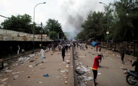 Ces deux manifestations programmées le même jour sur le Boulevard de l'indépendance soulignent les tensions et les clivages au sein de la société malienne, laissant présager un 13 octobre de tous les dangers à Bamako. La coexistence pacifique de ces deux événements reste à déterminer, et l'issue pourrait avoir des conséquences significatives sur le futur politique du pays.