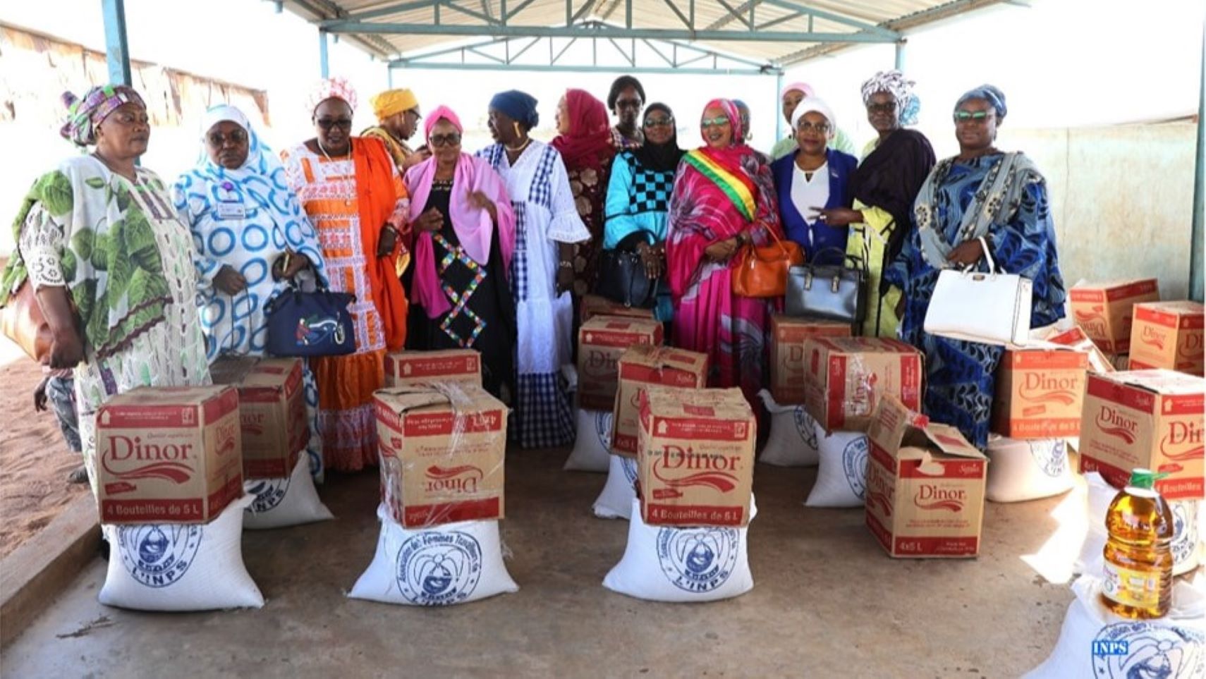 Pour la présidente de l’Amicale, Docteur Fatimata Binta Touré, il s’agit pour elle et ses collègues d’apporter leur soutien à leurs sœurs et frères déplacés et des enfants de la pouponnière. Elle a profité de l’occasion pour féliciter et encourager les FAMa pour leur belle victoire dans la Région de Kidal, le mardi 14 novembre 2023, marquant le retour de l’armée après plus de 11 ans d’absence et l’assouplissement du conflit armé qui a entraîné des centaines de milliers de déplacés.