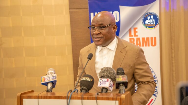 Dans le cadre de l’opérationnalisation du Régime d’Assurance Maladie Universelle (RAMU), plusieurs avancées significatives ont été accomplies, notamment l’adoption du décret n°2022-0018/PT-RM du 28 janvier 2022 fixant les modalités d’application de certaines dispositions de la loi n°2018-074 du 31 décembre 2018 portant institution du RAMU.