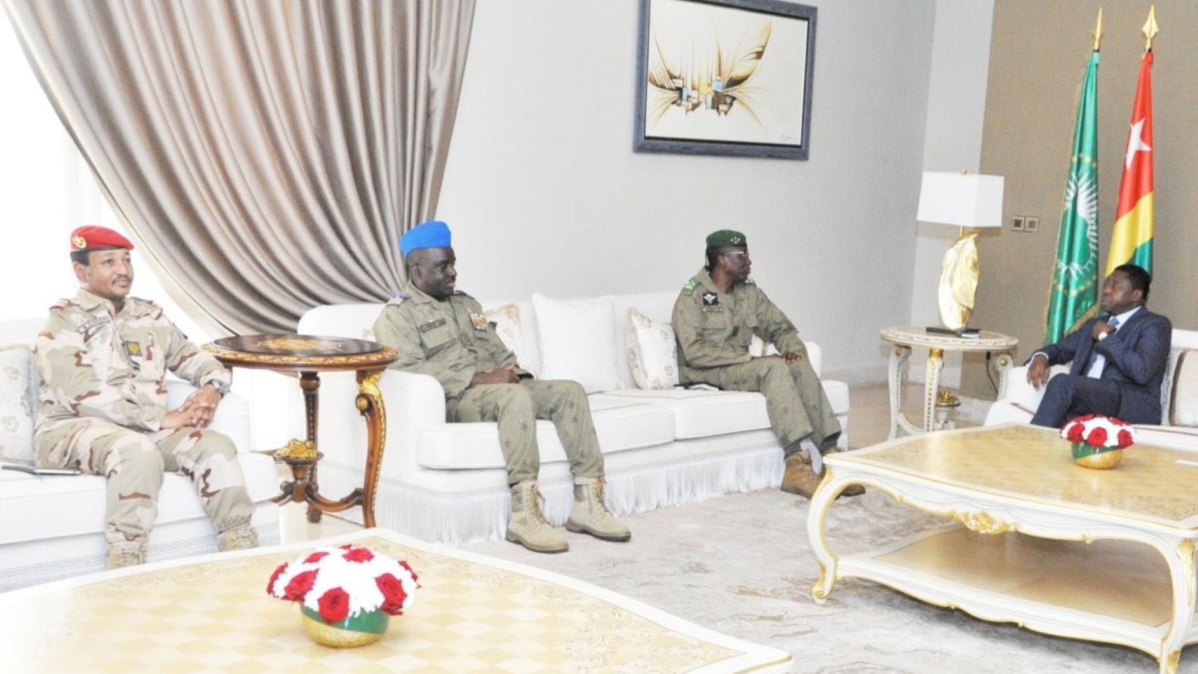 Lors de l’entretien, les Autorités de la Transition nigérienne ont sollicité la facilitation du Président de la République, S.E.M. Faure Essozimna GNASSINGBÉ, dans leurs efforts de dialogue avec la communauté internationale.