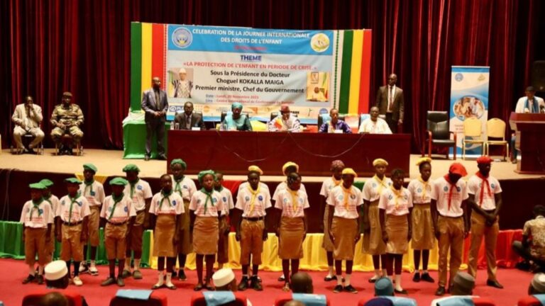 La célébration de la Journée Internationale des Droits des Enfants au Mali témoigne de l'engagement continu envers le bien-être des enfants et de la détermination du gouvernement à relever les défis persistants.