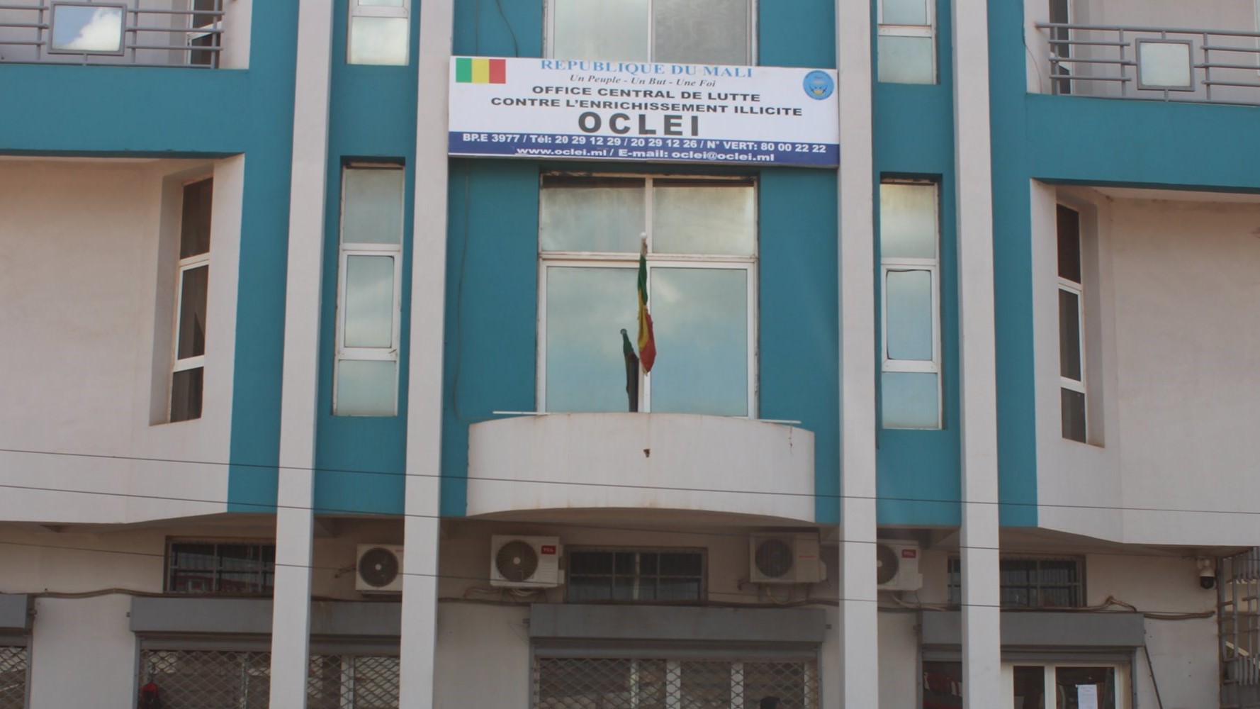 Parmi les résultats remarquables, 2 063 personnes de diverses couches socioprofessionnelles ont été directement touchées, et 2 842 déclarations de biens ont été traitées. Cependant, le rapport signale une baisse drastique du nombre de déclarations de biens déposées à la Cour suprême.