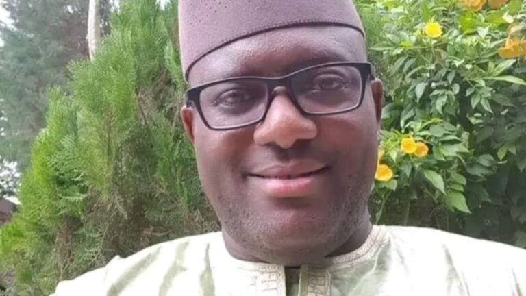 Aujourd’hui, l’Algérie voit un très grand danger dans le fait que le Mali ait reconquis Kidal et qui sera gouverné comme les autres régions du Mali. C’est extrêmement dangereux pour la sécurité de l’Algérie, vu qu’elle ne voulait pas une puissance militaire à ses frontières d’où son agissement. Donc, c’est au Mali de jouer à la diplomatie