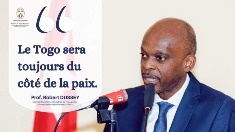 Ainsi, en 2023, le Togo a renforcé son engagement pour la paix et la sécurité en Afrique et dans le monde et a œuvré pour l’avènement d’une Afrique émancipée capable de régler ses propres problèmes et qui participe à la gouvernance mondiale. Le renforcement de sa coopération avec des pays et institutions partenaires a été aussi au cœur de nos préoccupations durant l’année finissante.