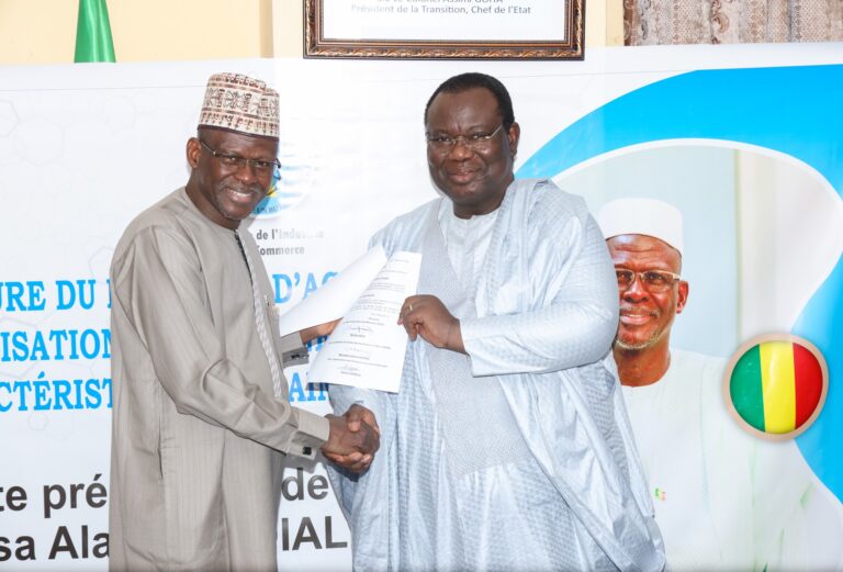 Le Ministère de l'Industrie et du Commerce, à travers cet accord, montre sa détermination à apporter des solutions structurelles aux défis liés aux denrées de première nécessité. Cette signature représente une avancée significative dans la promotion de l'accès au pain à des prix abordables pour tous les Maliens.