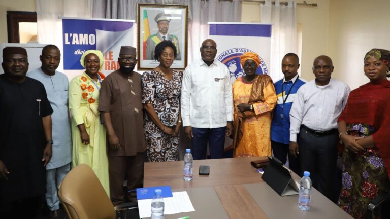 Lors de cette rencontre, la délégation, conduite par Mme Jeanne Nzuzi Nsamba, a eu l'opportunité d'assister à une présentation détaillée de l'Assurance Maladie Obligatoire (AMO) et du Régime d'Assurance Maladie Universelle (RAMU) par les techniciens de la CANAM. Les échanges ont été fructueux, et les visiteurs congolais ont exprimé leur entière satisfaction quant à la qualité des discussions.