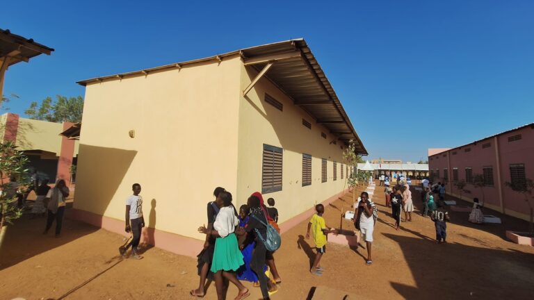 C'est l'occasion pour les représentants des régions, du district de Bamako et des missions diplomatiques de confronter leurs consensus respectifs à travers des discussions et des débats, en vue de dégager un consensus national sur les orientations de la refondation du système éducatif au Mali.