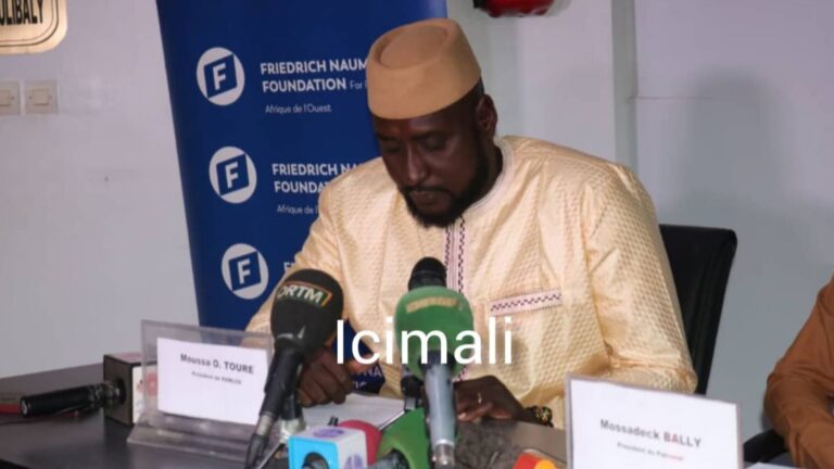 L'objectif général de cette rencontre est d'encourager l'innovation sur des nouvelles plateformes existantes pour une gestion saine et efficace, afin de lutter contre la corruption. Car, le numérique joue un rôle crucial dans la lutte contre la corruption et la Promotion de la transparence en fournissant des outils et de mécanismes innovants qui renforcent la gouvernance et favorisent la responsabilité.