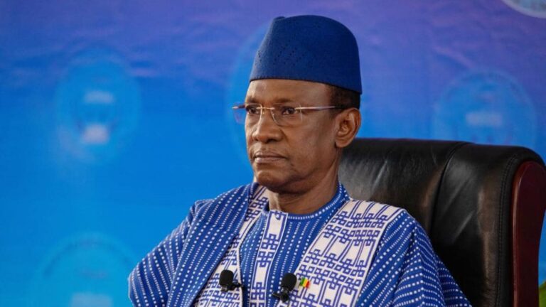 Notre pays est à la croisée des chemins. Il est engagé dans une transition politique qui se veut une transition de rupture radicale afin de refonder l’Etat, de renforcer son indépendance, sa souveraineté, son intégrité territoriale et de restituer à notre peuple son honneur et sa dignité