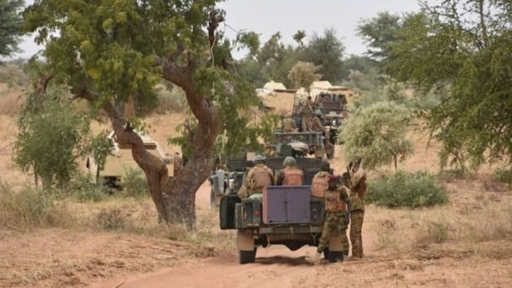 L'opération de récupération, qui s'est déroulée ce samedi 24 février 2024, a été menée avec succès par une reconnaissance offensive des forces maliennes. Cela a permis de retrouver le véhicule en question, un « Hilux immatriculé BY 3390 MD, appartenant à l'ONG SWEED Mali ».