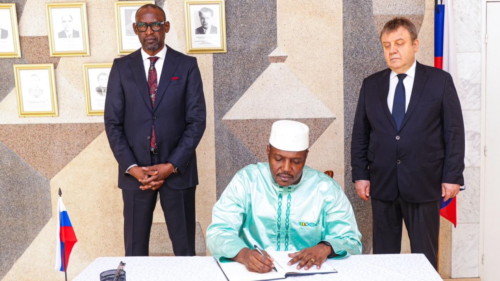 Une vague de condamnations internationales suit l'attaque terroriste brutale qui a frappé le Centre Crocus City à Moscou, le vendredi 22 mars 2024. Parmi les voix qui se lèvent pour dénoncer cet acte ignoble, le Mali exprime sa solidarité avec la Russie et sa détermination à lutter contre le terrorisme sous toutes ses formes.