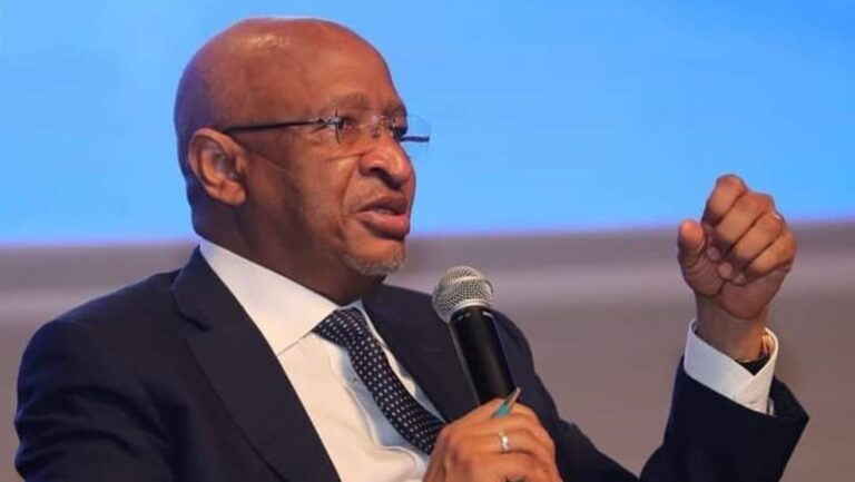 Feu Soumeylou Boubèye Maïga, Président du Parti, était bien plus qu'un homme politique. Il était un symbole de patriotisme, de démocratie et de leadership éclairé. Son engagement indéfectible envers le Mali et son peuple a marqué les esprits et continuera d'inspirer les générations futures. « L'Asma -CFP salue, comme il ne cessera jamais de le faire, la mémoire du Patriote, du Démocrate et de l'Homme d'Etat qu'il fût », lit-on dans la déclaration.