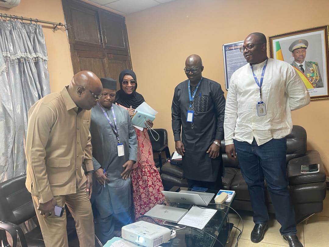 Dans toutes ces structures visitées, il a tenu à s’imprégner de l’état d’évolution de la production des cartes AMO, du problème des codes prescripteurs et surtout du nettoyage de la base de données des assurés.