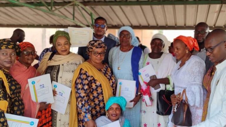 La remise de ces attestations d’encouragements à une dizaine d’agents de la Commune II, est certes une source de motivation mais également une manière d’inciter les autres agents de l’INPS de donner le meilleur d’eux-mêmes, afin l’atteinte des objectifs visés par l’Institut.