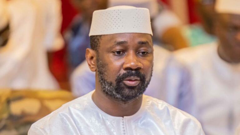 Le Chef de l’État a appelé à une mobilisation renforcée autour du Dialogue Inter-Maliens, soulignant son importance pour la restauration de la paix, de la stabilité et de l’unité nationale. Reconnaissant le caractère sacré de l’Aïd El-Fitr et son message de solidarité, de paix et de pardon, le Président GOÏTA a encouragé les Maliens à s’unir dans cet esprit de fraternité et d’amitié.