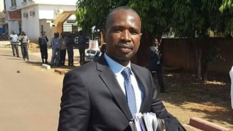 La première recommandation inquiétante porte sur l'élévation de 6 officiers supérieurs de l'armée au grade de Général, la seconde sur la proposition d'une fourchette de 2 à 5 ans pour la durée de la transition, la suscitation de la candidature du Président de la transition pour les élections à venir.