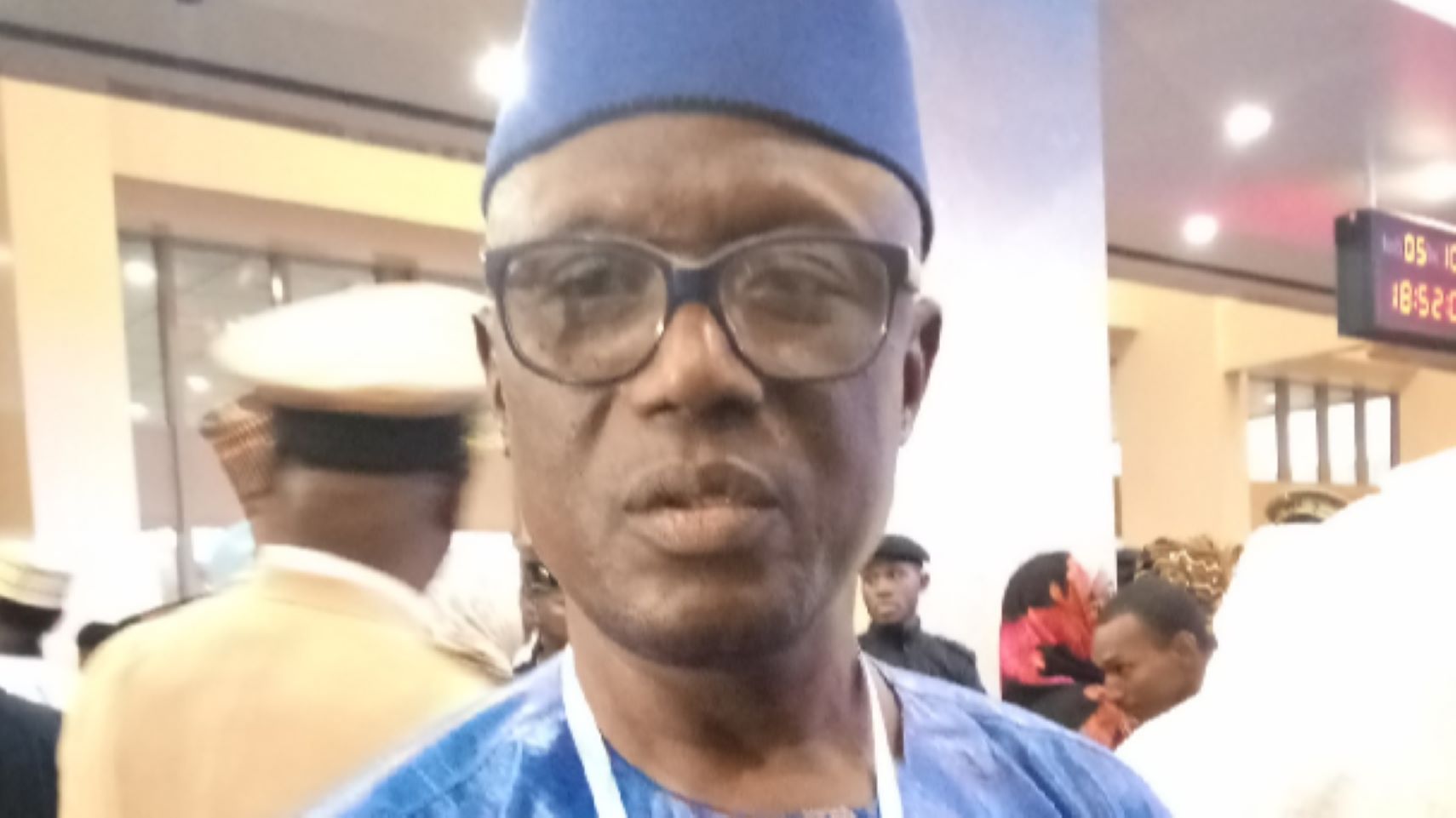 « La paix ! La recherche de la paix est un processus. Notre pays vient de loin. Après plusieurs péripéties, je pense que les autorités actuelles ont pris la décision. La décision heureuse de faire en sorte qu'il ait de dialogue direct entre les Maliens. C'est ce processus qui a duré pendant trois mois. Il a permis à tous les Maliens de s'exprimer, diagnostiquer les maux, et faire des propositions. Nous osons espérer à l'issue de ce dialogue, que la paix tant recherchée ; les conditions de mise en œuvre de toutes les recommandations et les résolutions vont concourir vers la paix, parce que, c'est une quête permanente. C'est une quête de tous les maliens et les maliennes, qui aspirent qu'il ait la paix », a-t-il expliqué.